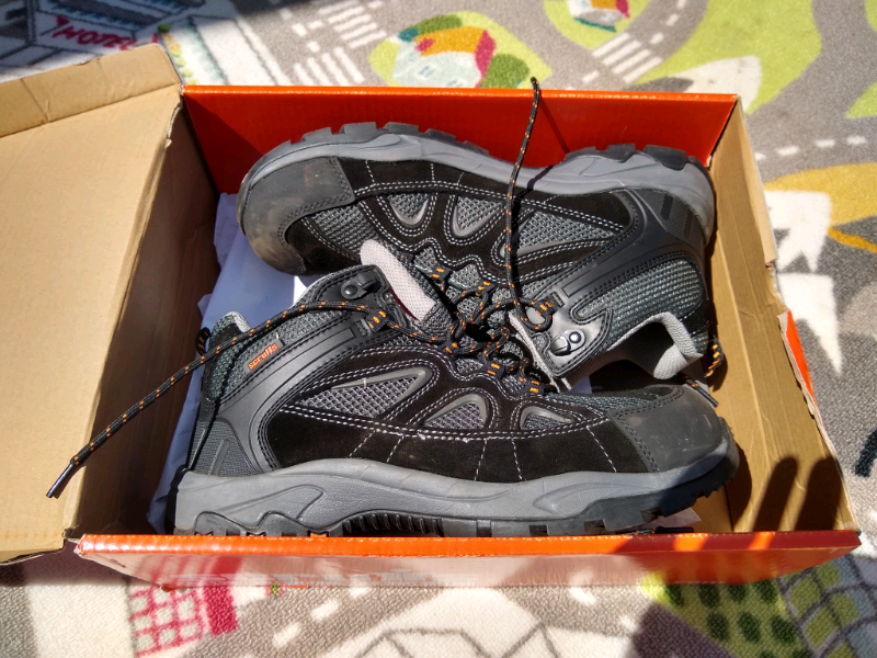 scruffs soar safety boots